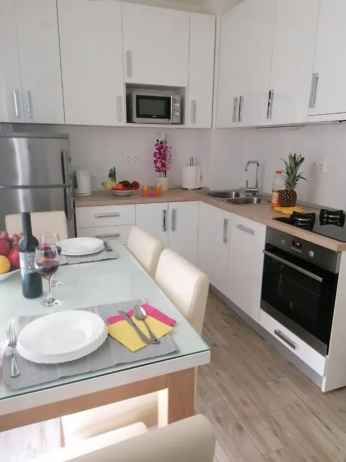 Apartman Petra 0*, Pula